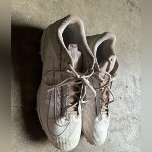 Nike Men’s Size 11 Football Cleats